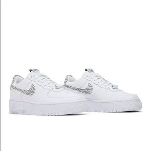 Nike Air Force 1 Pixel SE